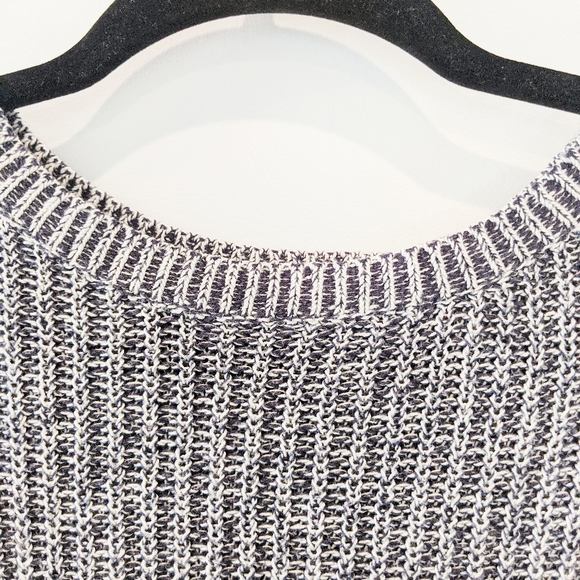 Forever 21 Navy and white knitted pullover size M - Picture 4 of 4